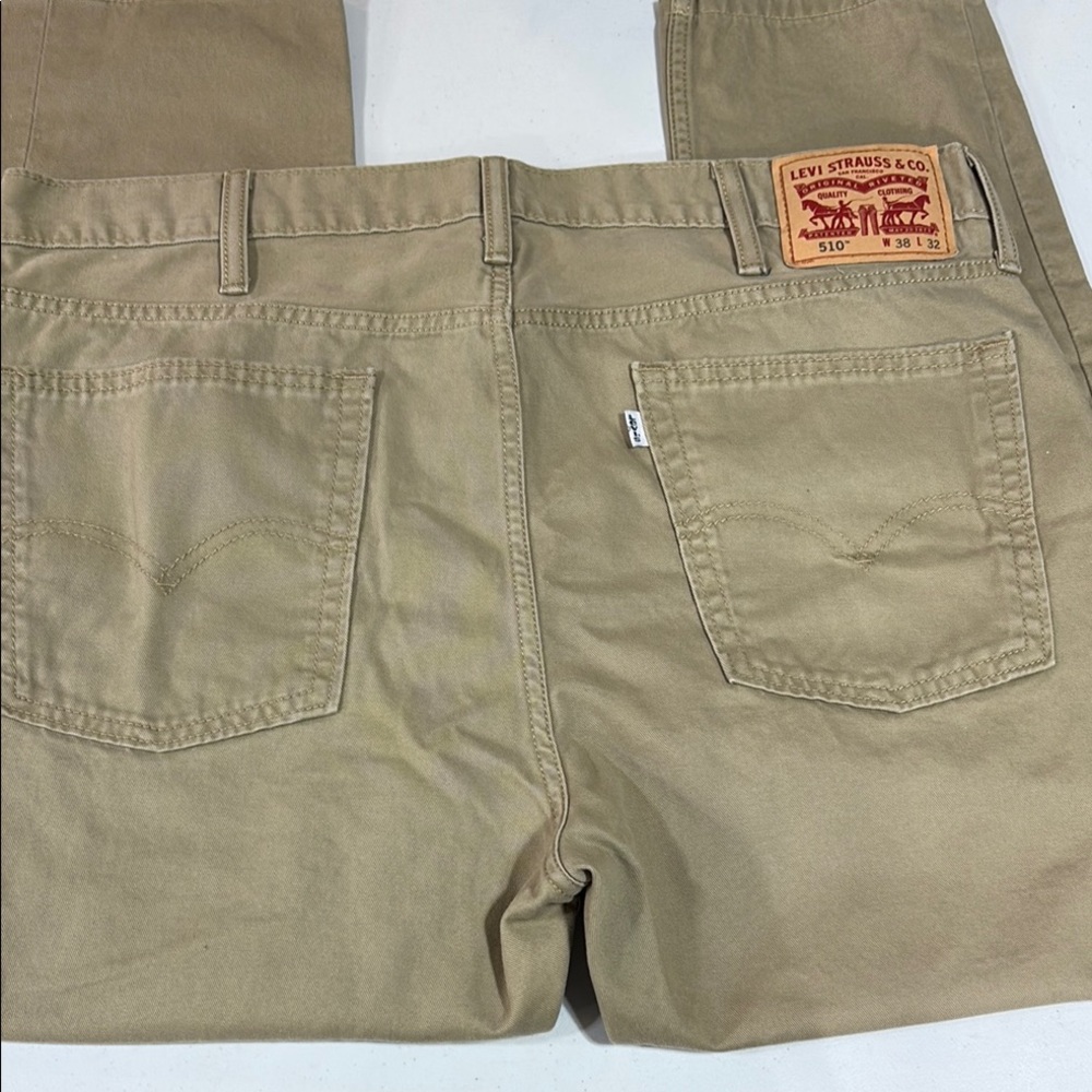 ❤️ Levi's Tan Jeans